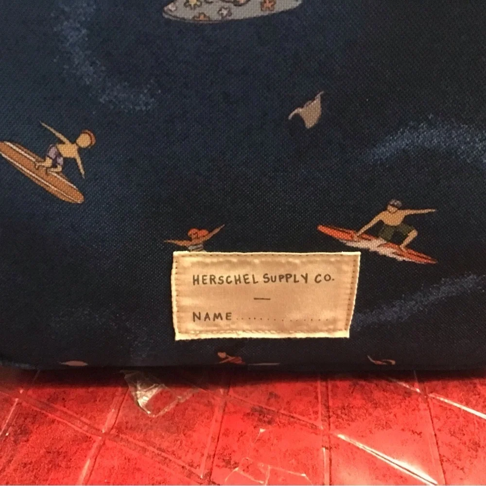 NWT Herschel Supply Pop Quiz Lunch Box